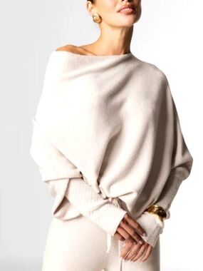 NEW Jaki Women's Light Beige Asymmetric Draped Seamless Knitted Jumper Size S/M